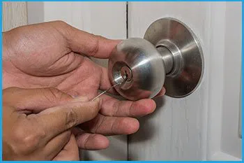 Lock Locksmith Services Winnetka, CA 818-488-2678 - 14-unlock-door